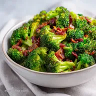 Broccoli Salad Recipe for 8 Servings with Crispy Bacon