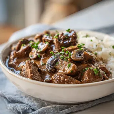 Pioneer Woman Beef Tips and Gravy in 110 Minutes for 6 Servings Recipe Card